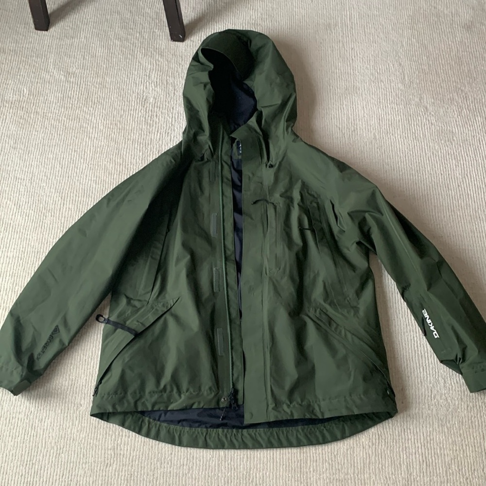 Dakine women’s barrier GorTex 2L jacket